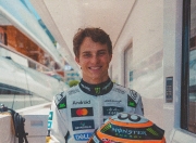 雷火电竞主播-索伯车队翻盘迈凯伦，皮亚斯特里状态火热